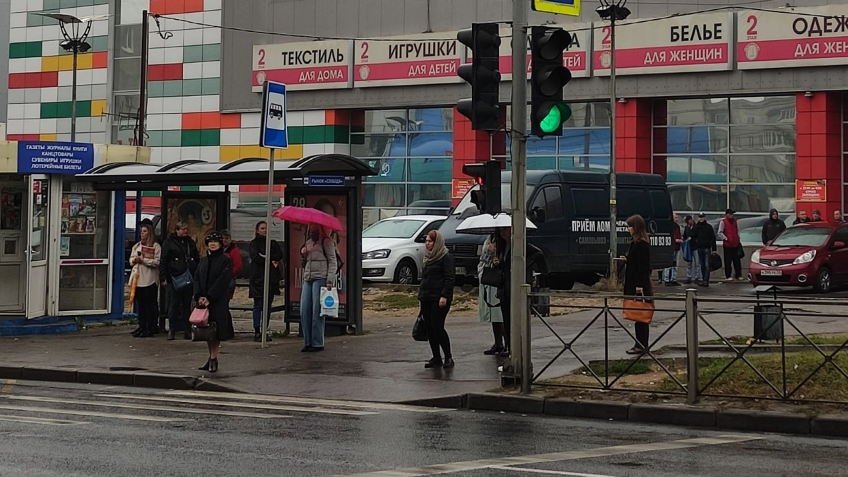 Почему россияне массово перестали тратить и начали копить: банки одобряют только 20% кредитов, а вклады дают 17% — разбираемся, что не так