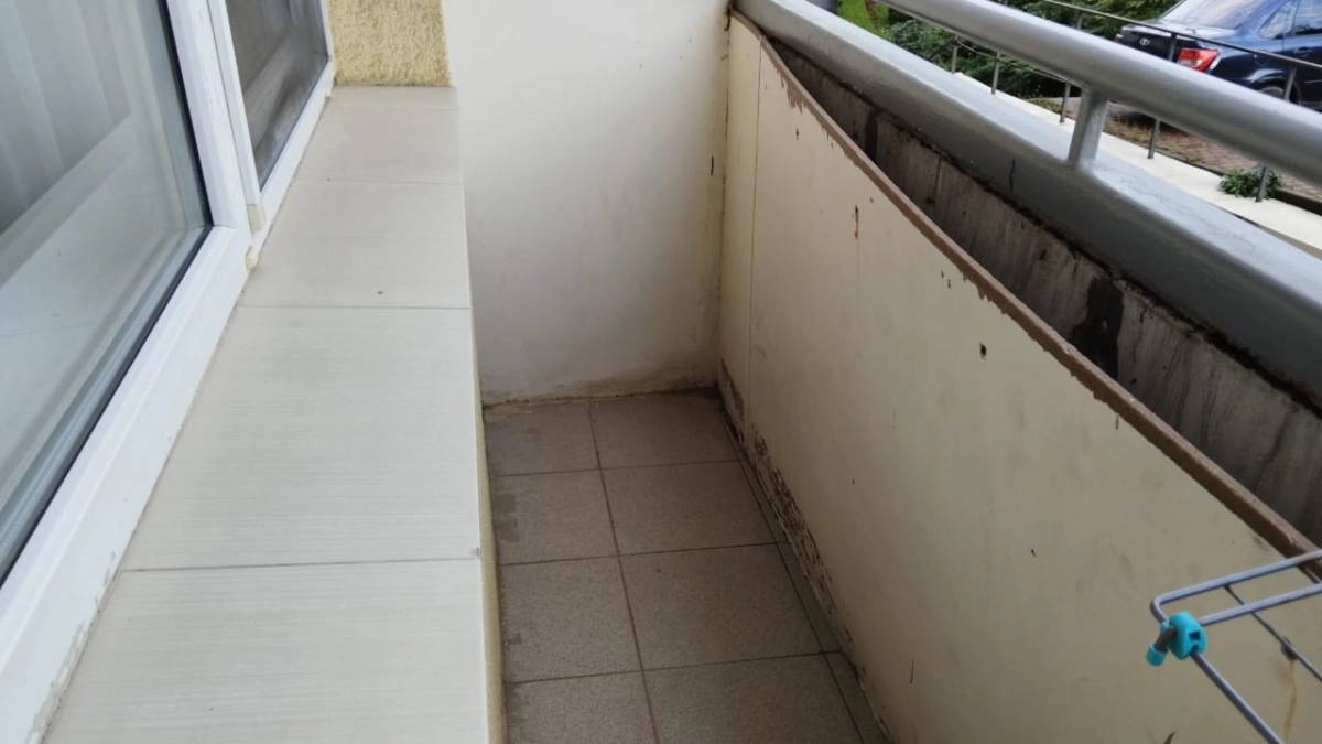 Думала, что окна надо менять, а оказалось, достаточно отрегулировать фурнитуру — сэкономила 50 тысяч. Больше никакого сквозняка