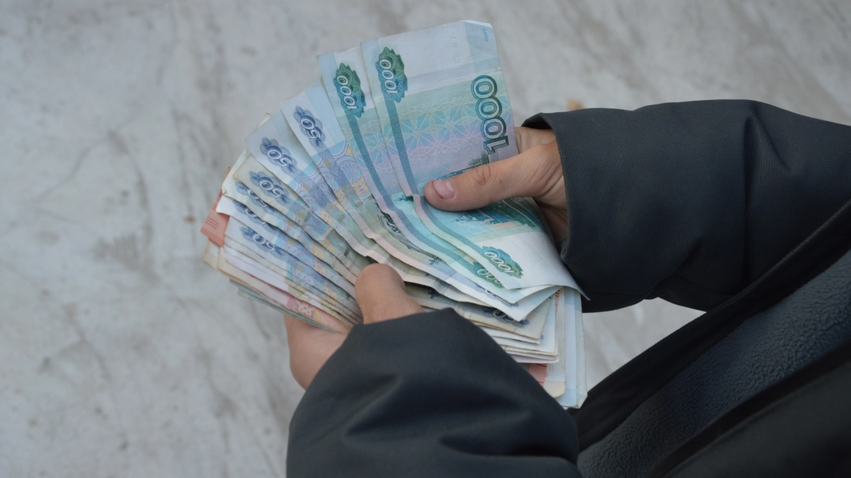 Новые правила переводов с карты на карту с апреля: ваши деньги могут заморозить в любой момент