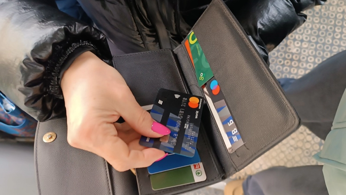 В 2025 году воронежцы провели через операции по картам более 2 трлн рублей