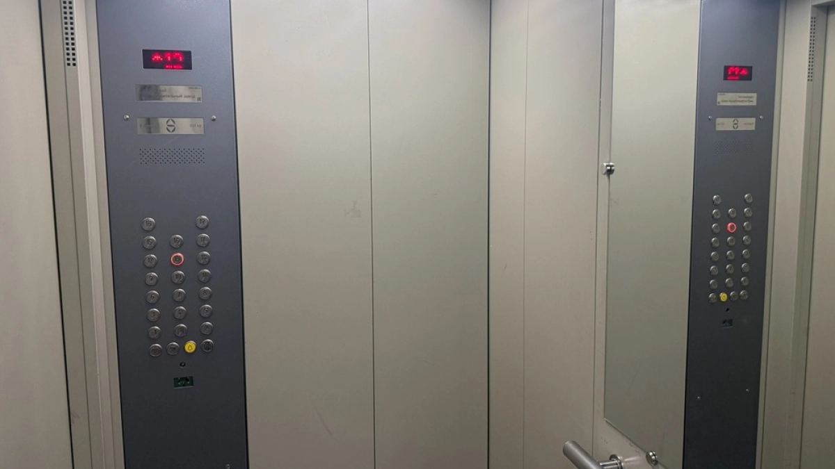 За три месяца в 13 домах Воронежской области заменили лифты