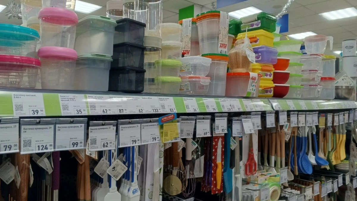 Фикс Прайс обновление ассортимента для кухни, дачи и дома: зашёл за мелочью, а вышел с кашпо-лесенкой и стеклянной формой