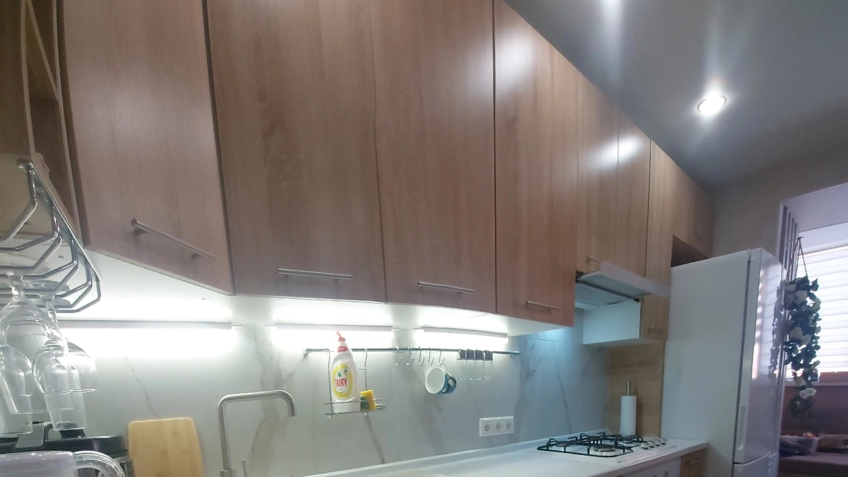 Как не ошибиться с выбором фасадов для кухни: 3 материала под микроскопом