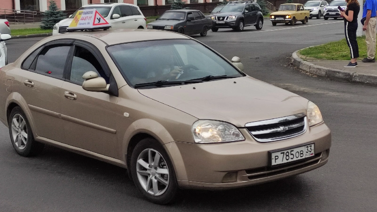 Штраф 500 рублей за отсутствие: что инспектор ГАИ проверит в вашем багажнике — оно должно быть в авто по закону