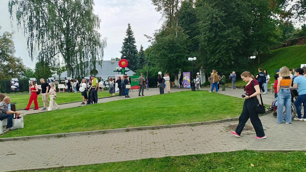 Хотите понять, почему женщина годами без подруг: 5 причин, о которых редко говорят вслух