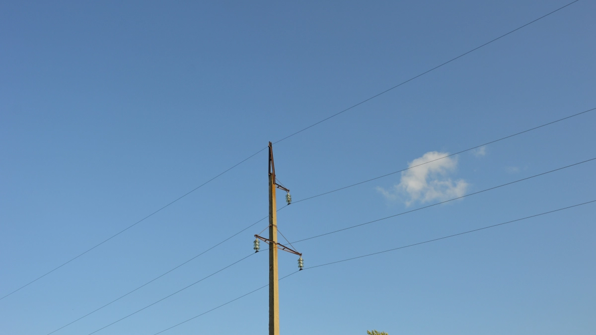 Воронежское МЧС объявило штормовое предупреждение из-за порывов ветра