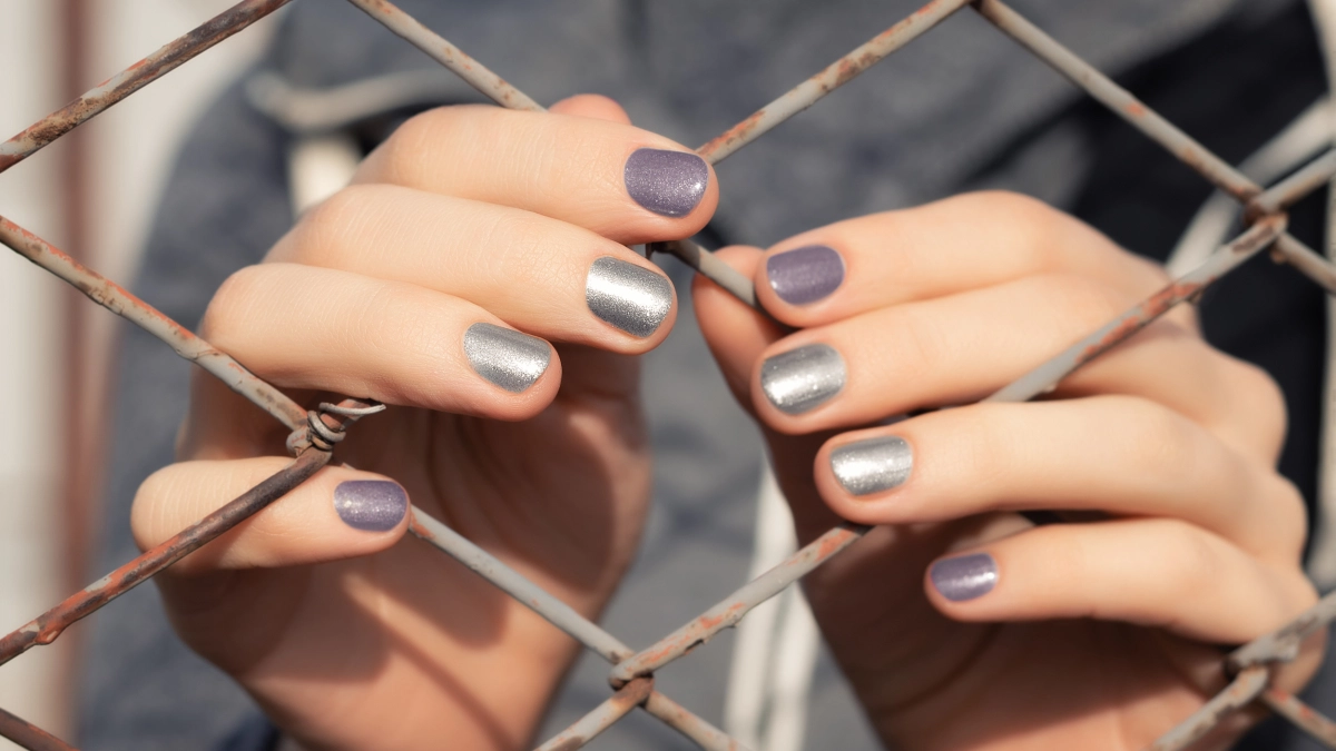 Заменит любые аксессуары: 11 лаков для ногтей, которые дружат с каждым нарядом из вашего гардероба