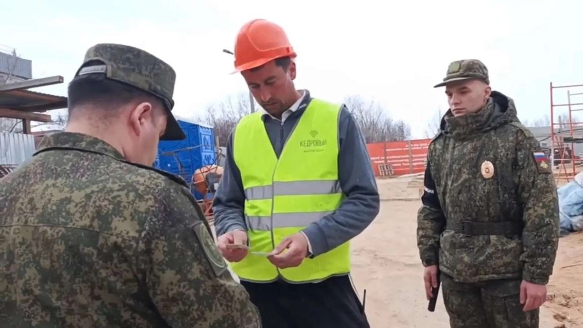 В Богучарском районе на стройке нашли нового гражданина без воинского учета