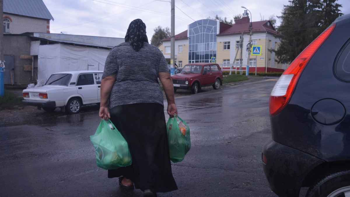 Как меняется походка после 55 лет: 8 признаков за 3 года до тремора