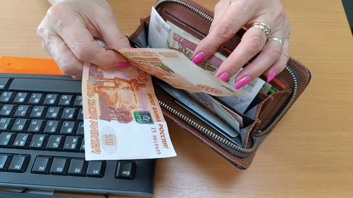 Налог на доход по вкладам в 2026 году: какую сумму можно держать в банке без уплаты