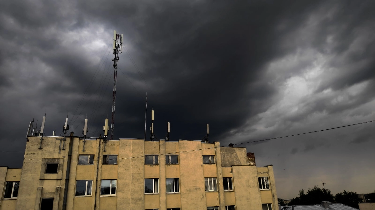 В Воронежской области объявили «желтый» уровень погодной опасности из-за гроз