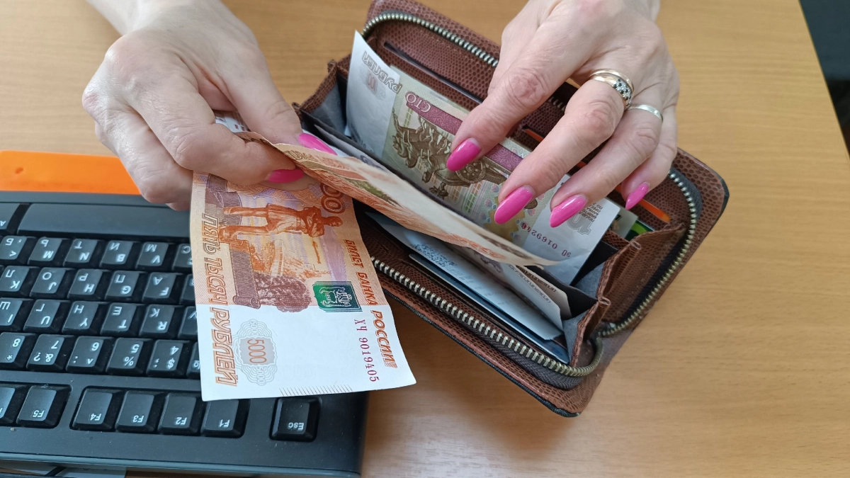 Кто из пенсионеров может рассчитывать на ежемесячную надбавку за работу до 1991 года: 1500 рублей сами не поступят