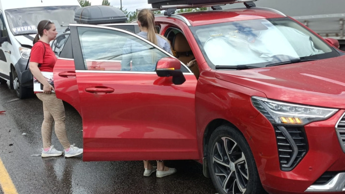 В Воронеже в ДТП столкнулись Renault и Haval вечером 29 мая