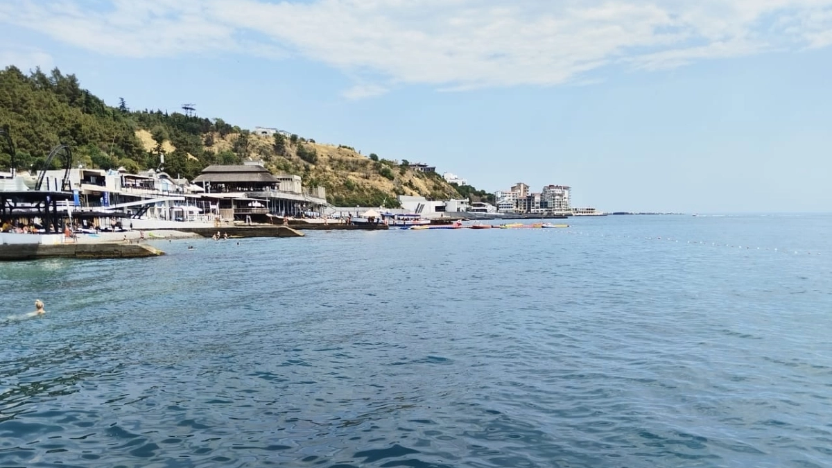 Ялта отдыхает: нашла райский уголок в Крыму с кристально чистой водой и без толп туристов