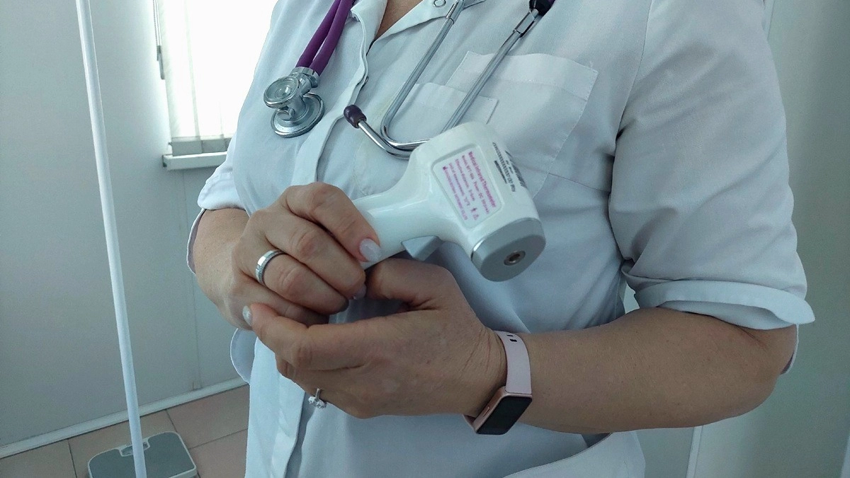 18 тысяч воронежских медиков ежемесячно получают специальную соцвыплату