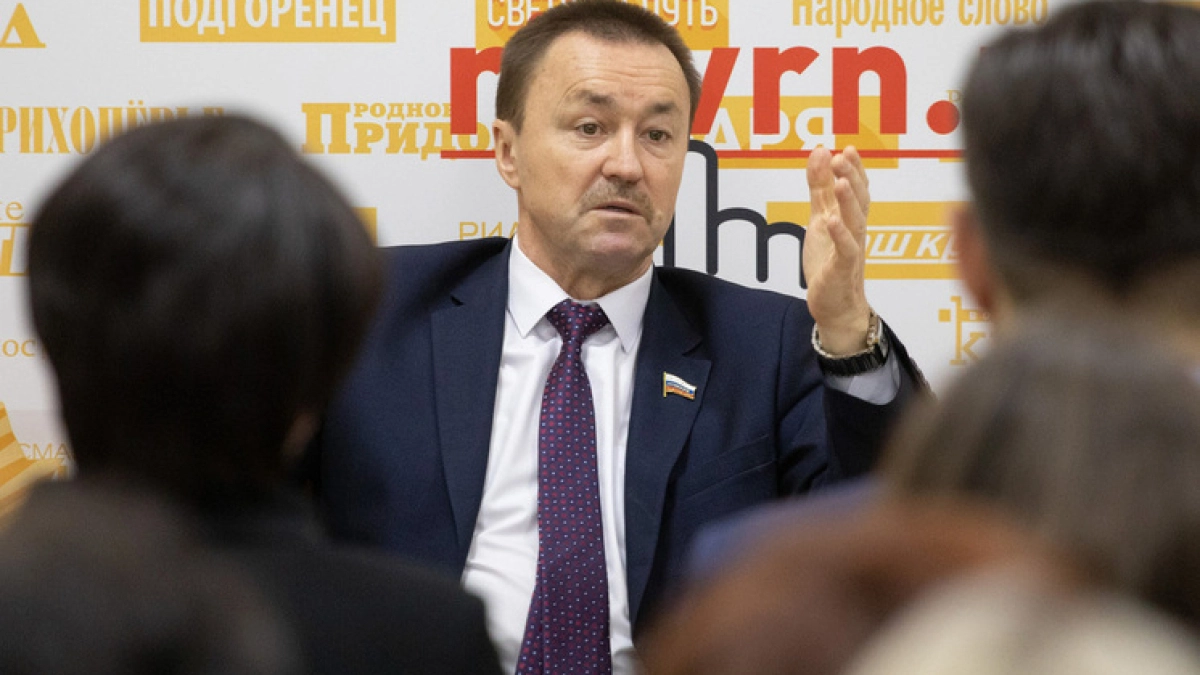Александр Гусев поздравил Матузова с 60-летним юбилеем