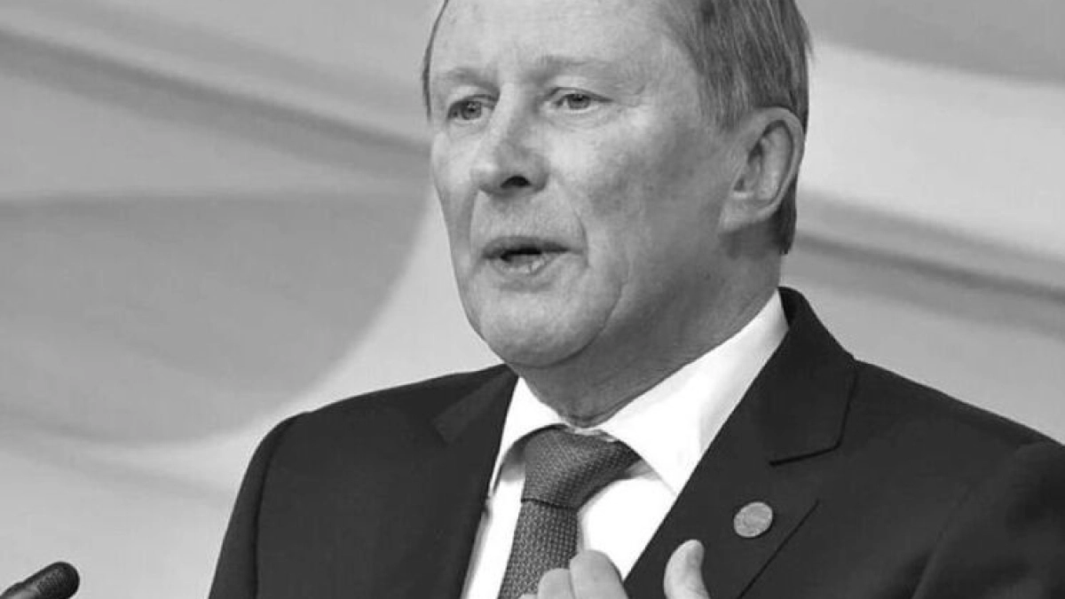 Александр Гусев почтил память экс-министра обороны РФ