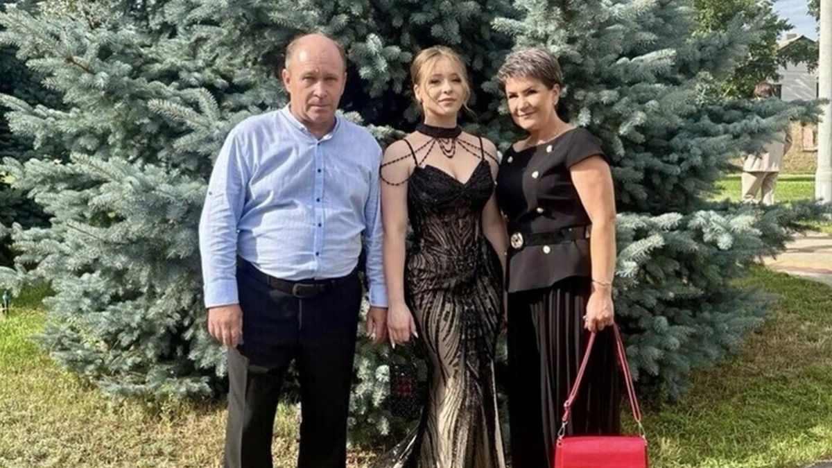  Выпускница школы Воронежской области набрала 300 баллов по ЕГЭ за 3 экзамена
