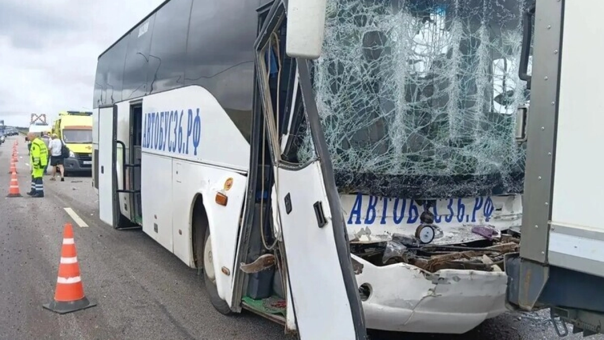Число пострадавших в ДТП с автобусом на трассе М-4 «Дон» достигло 19