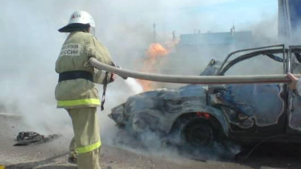 В Воронеже на проспекте Патриотов сгорели две машины
