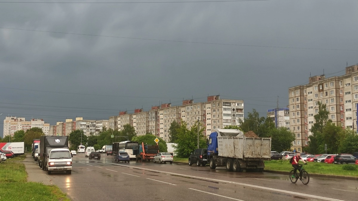 Погода "слетит с катушек" в июле: суперциклон, аномальные ливни, смерчи, жара и снег — новый прогноз по регионам
