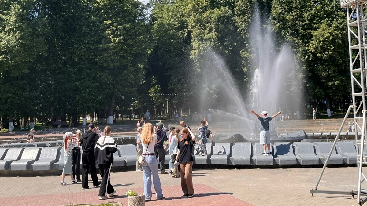 Готовьте зонты и вентиляторы: в выходные грядёт "адское" пекло и ударят мощные ливни — прогноз Гидрометцентра по регионам