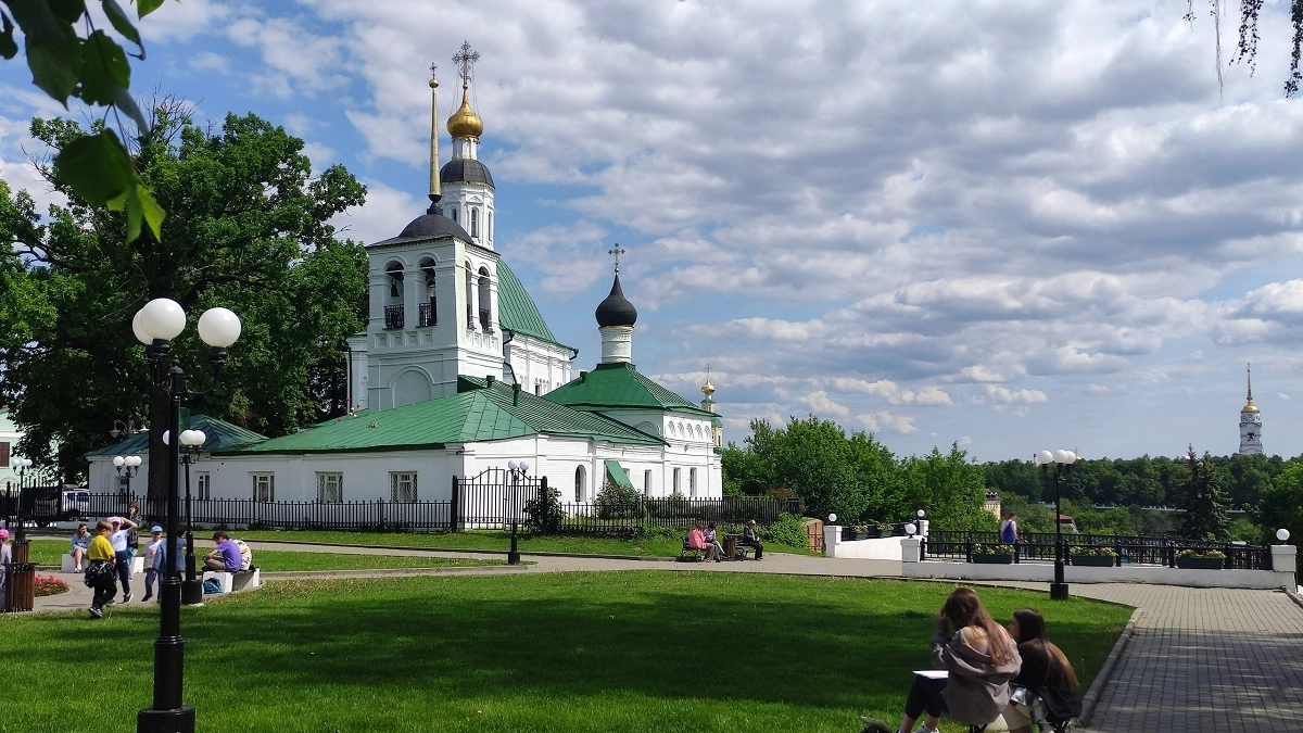 Август сойдёт с ума: Центральную Россию накроют палящий зной, осенний холод и смерчи — новый прогноз ошарашит