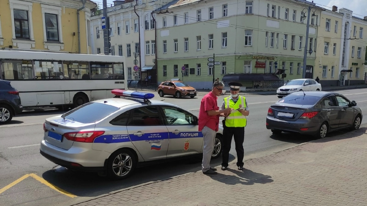 Вот как нужно отвечать на требование инспектора "подуть в трубочку" — 3 важных правила спасут ваши права