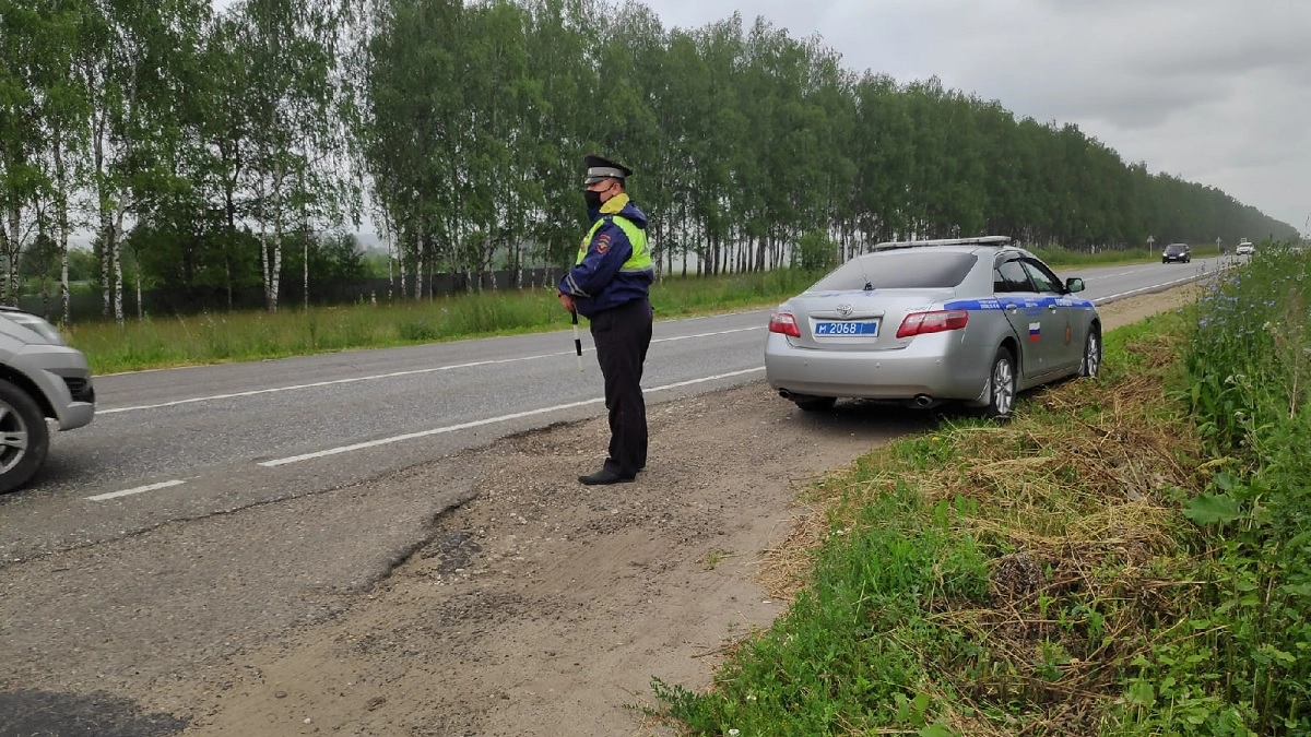 ГАИ штрафует водителей старше 40 из-за этой отметки в правах — можно даже лишиться машины: важно знать каждому водителю