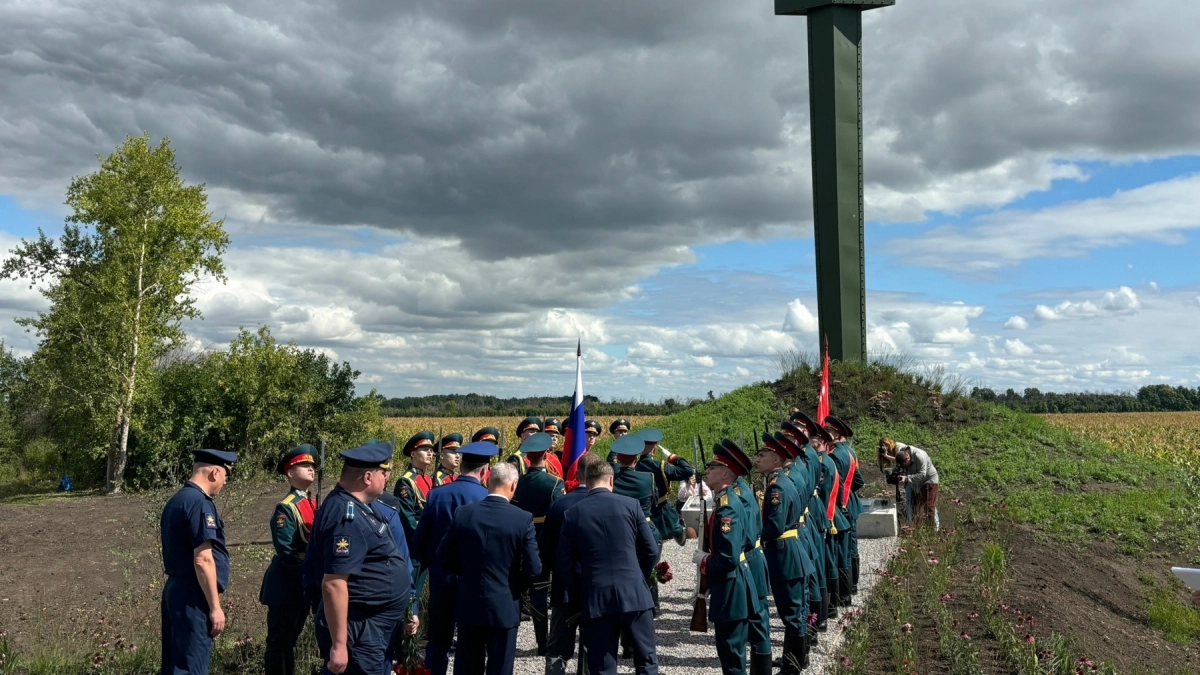 В Рамонском районе открыли памятник генералу Лизюкову