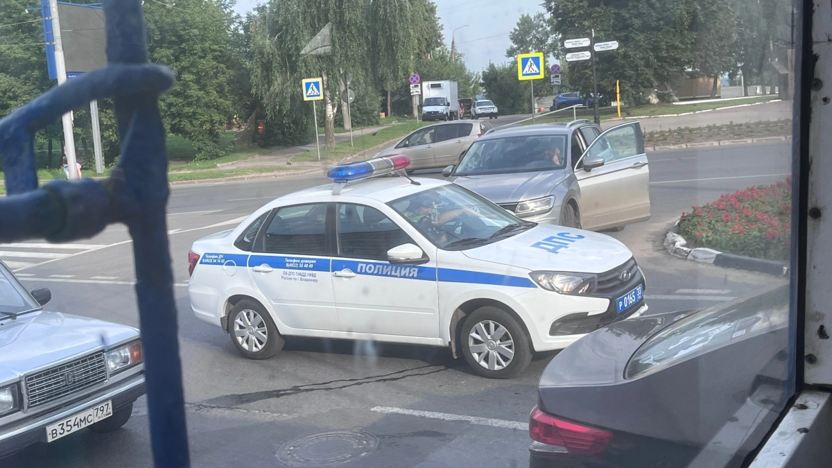 Остановил инспектор ДПС: эти 3 требования можно не выполнять — запомните и расскажите другим водителям