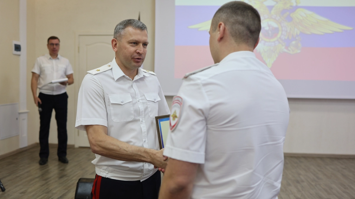 Сотрудников ЦПЭ Воронежской области наградили в главке МВД