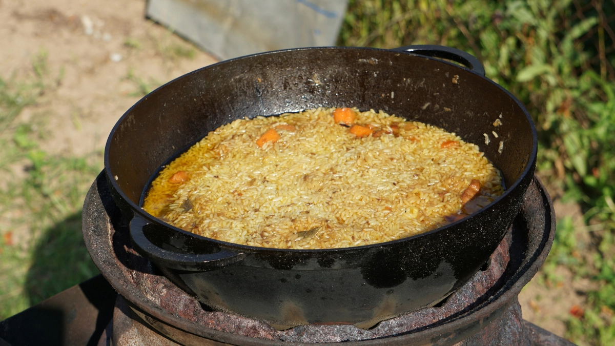 Что обжарить первым – мясо или лук: запомните простое правило – от этого шага зависит вкус и аромат всего плова