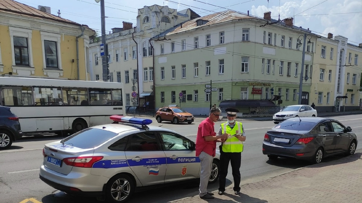 До 25 тысяч рублей: вот за какой алкоголь в машине оштрафует ГАИ в 2026 — всё, что важно знать водителям
