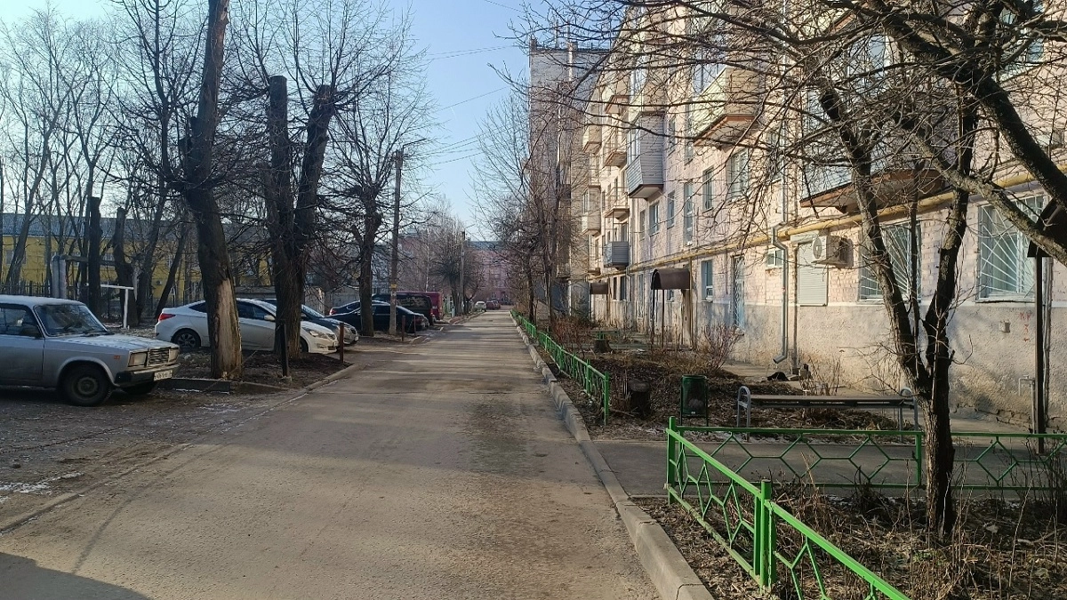 ДПС проверяют авто прямо во дворах: за что можно лишиться прав у собственного подъезда — важно знать каждому водителю