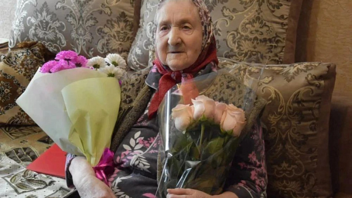 В Воронеже поздравили со 103-летием ветерана Пелагею Кузякину