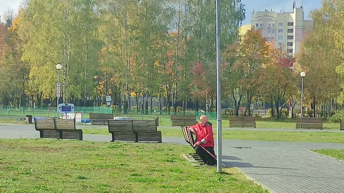 Жить одному — в разы лучше и полезнее: 5 советов психологов, почему с возрастом следует сократить общение с друзьями