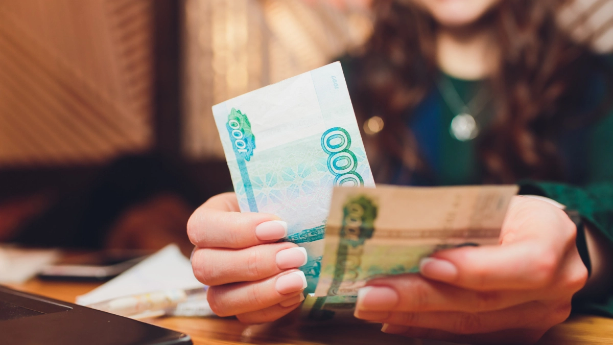 Сколько нужно положить на вклад, чтобы жить на проценты: расчёт на 30, 50 и 100 тысяч в месяц