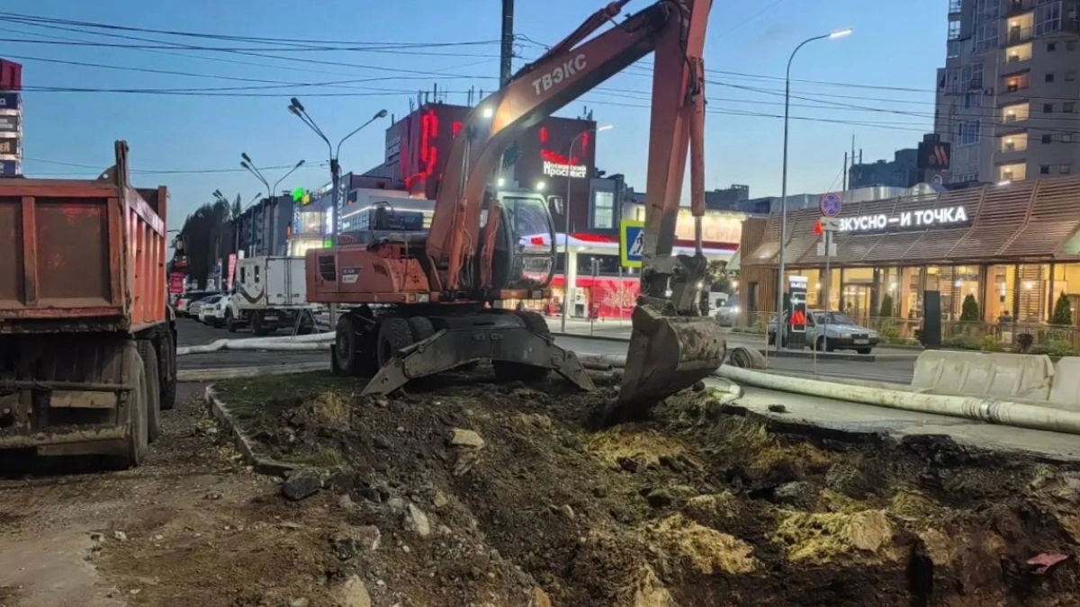 В Воронеже заменили 16,5 метра повреждённого трубопровода