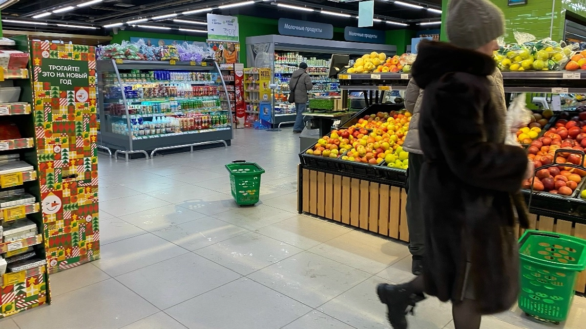 Пока цены не улетели в космос — к Новому году-2027 забиваю холодильник 5 продуктами: что покупать уже сейчас
