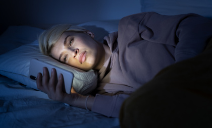 Не спится в 3 ночи? Врачи говорят, что главная ошибка — пытаться «не думать»