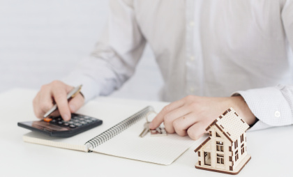 Госуслуги начнут присылать предупреждения о долгах за ЖКХ: как не пропустить срок