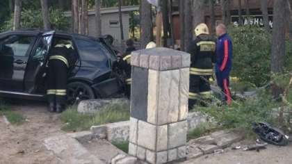 В Грибановском районе иномарка врезалась в веранду частного дома