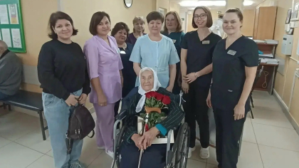 В Воронеже 100-летней пациентке провели операцию по восстановлению зрения